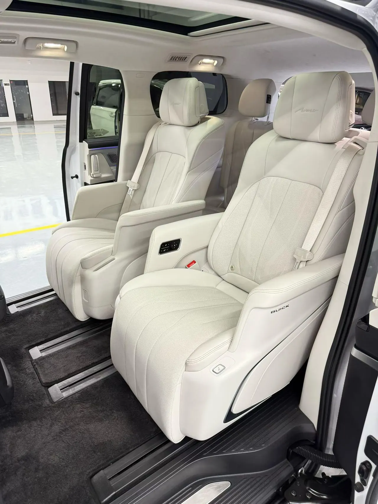 Buick 2024 GL8 Lu Zun PHEV 1.5T Luxury Edition 6-seat Automatic Gear 4