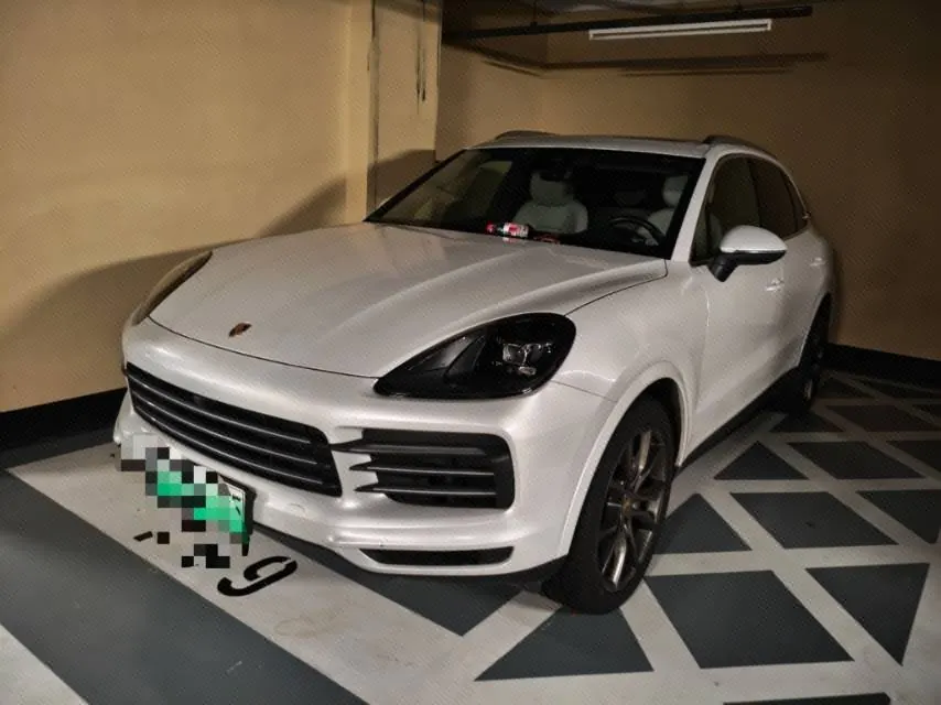 Porsche Cayenne New Energy (Imported) 2021 Cayenne Oil and Electric Hybrid 2.0T Automatic Gear - View 1