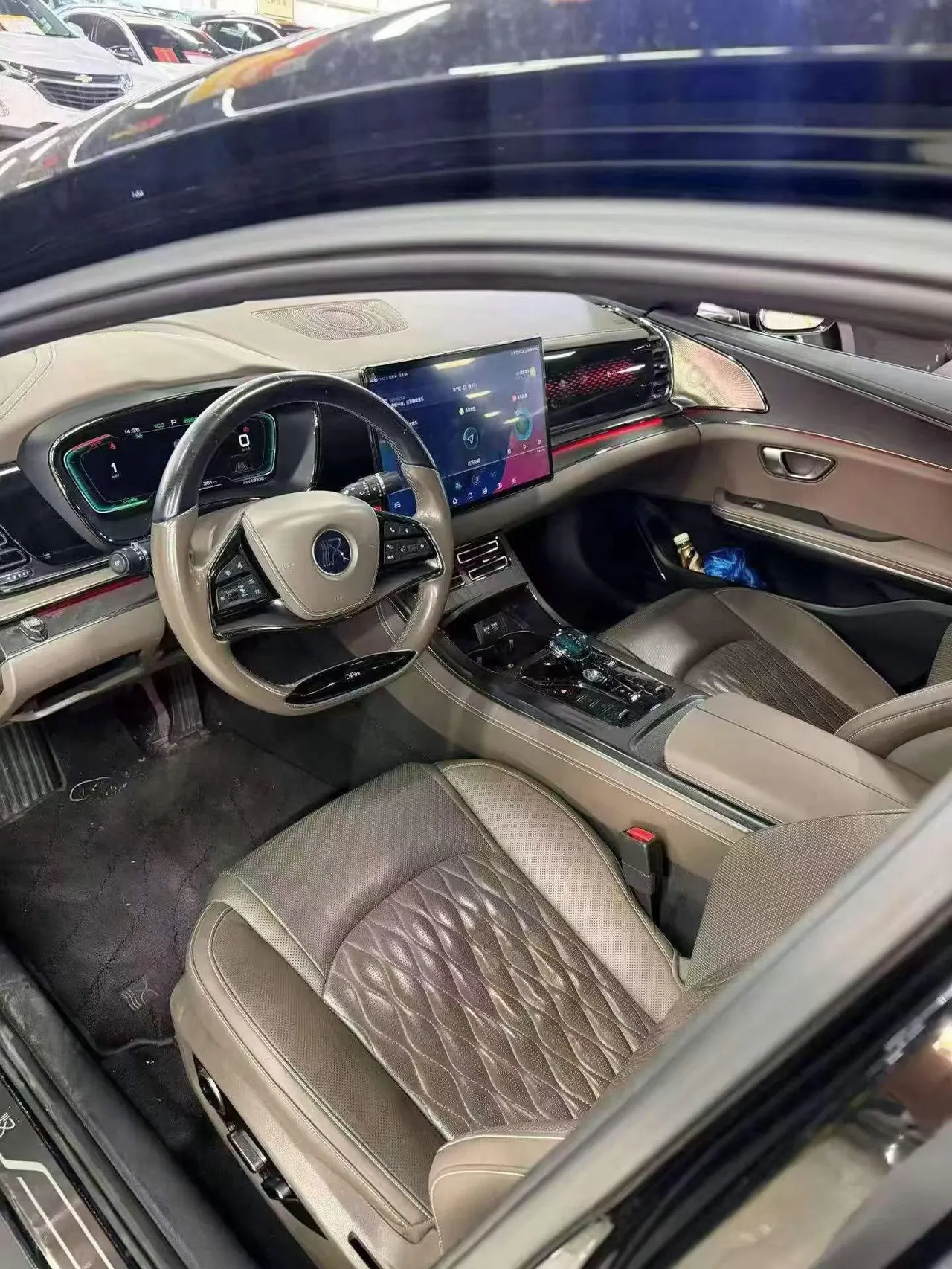 BYD 2020 Han four-wheel drive high-performance flagship automatic gear 3