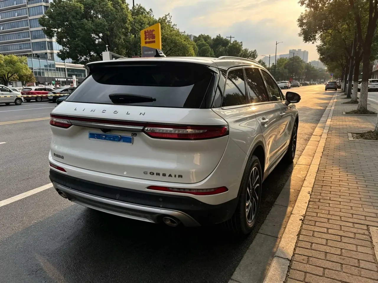 Lincoln 2020 adventurer 2.0T two-wheel drive elegant version of automatic gear 2