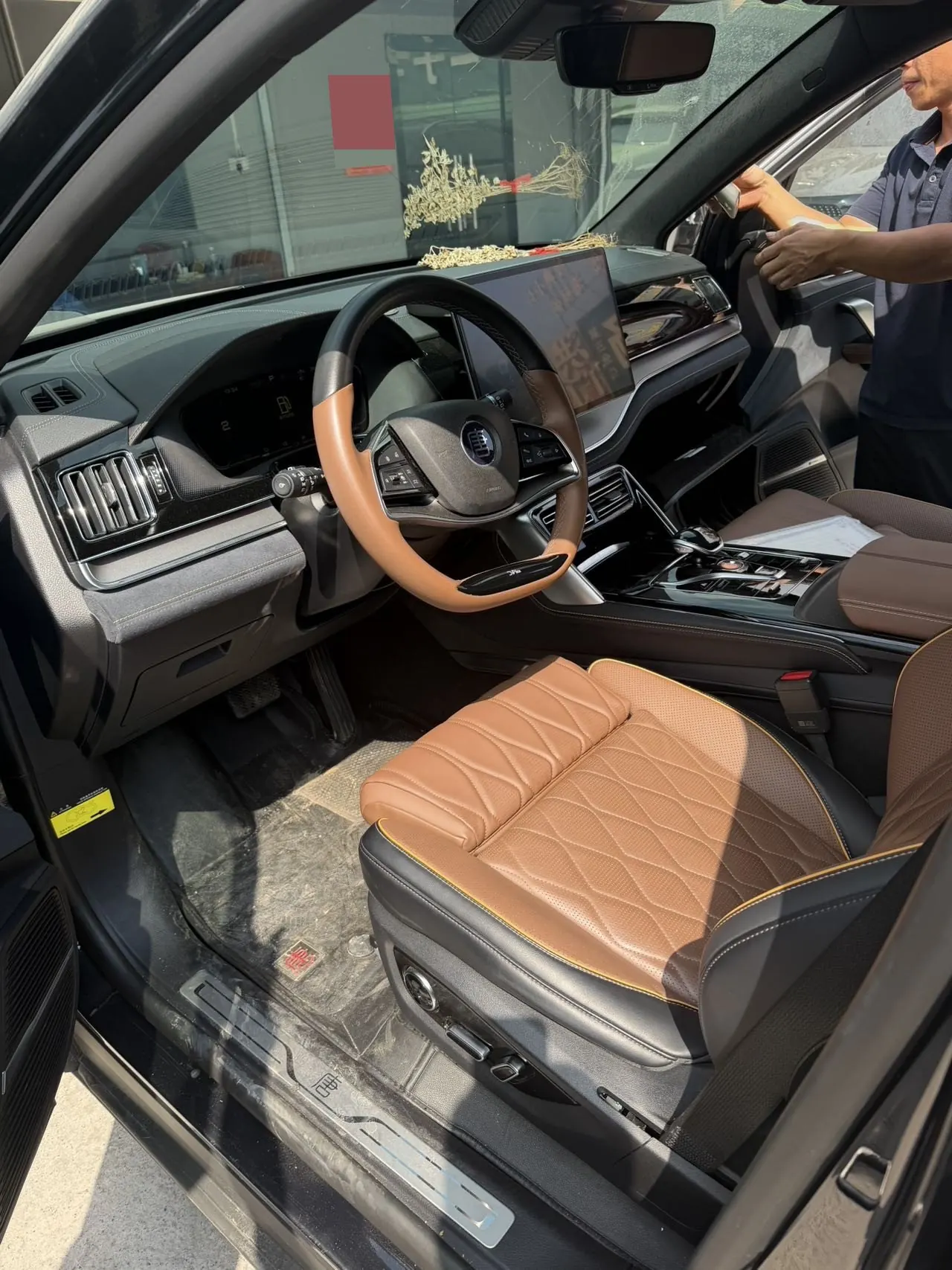 BYD Tang New Energy 2021 Tang DM-i 1.5T Stepless 112KM Honorable Automatic Gear 3
