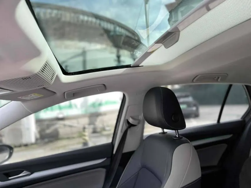 Volkswagen 2021 Golf 8 PRO 1.4TSI 280TSI Automatic 9