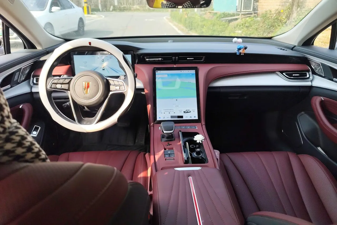 HongQi 2024 H5 2.0T Zhilian Qi Chang Edition Automatic Gear 7