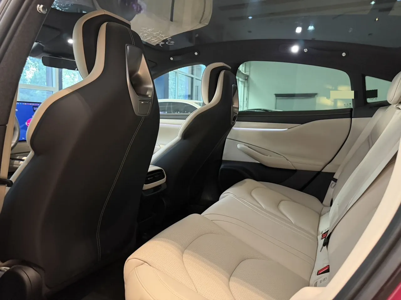 MI 2024 SU 7 700km Rear Drive Long Endurance Smart Driving Edition Automatic Gear 5