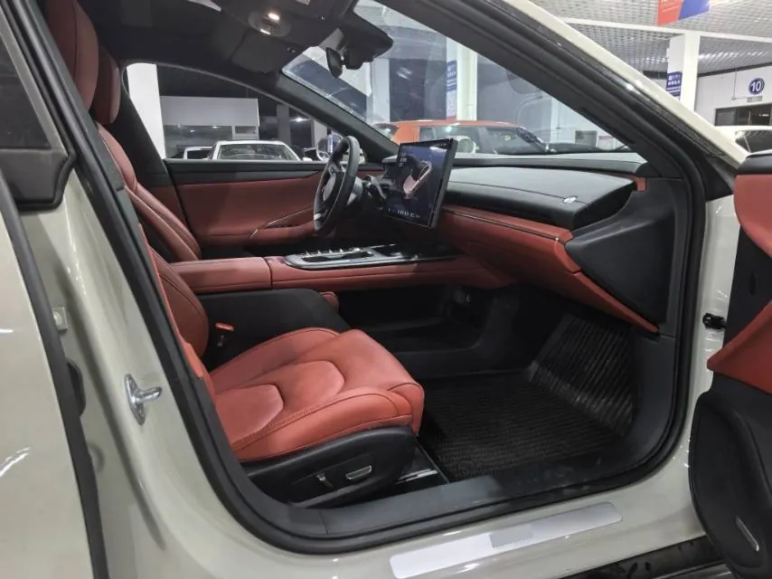 MI 2024 SU 7 830km Rear Drive Ultra Long Endurance High-end Smart Drive Pro Edition Automatic Gear 5