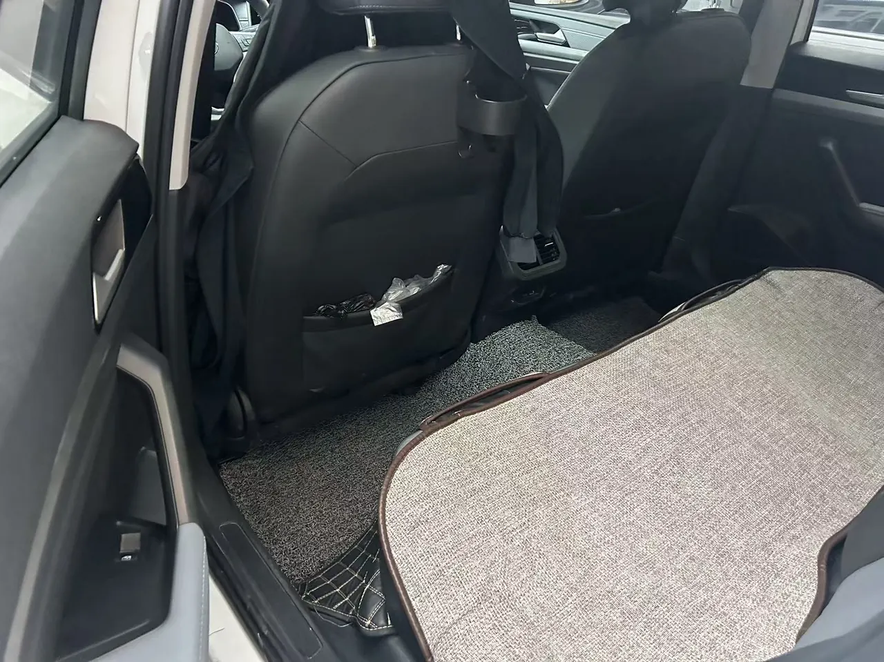 Volkswagen 2024 LaVida 1.5 5 Million Edition Automatic 4