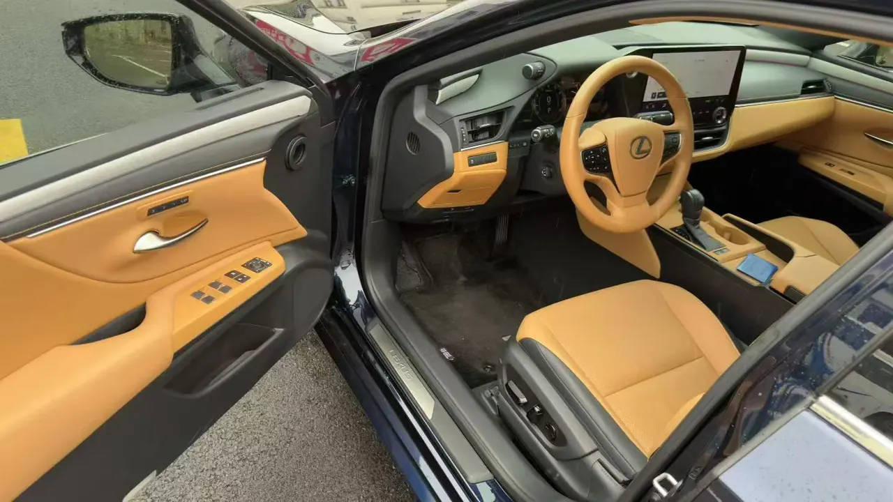 Lexus ES (Imported) 2025 ES200 2.0 Stepless Edition Automatic Gear 4