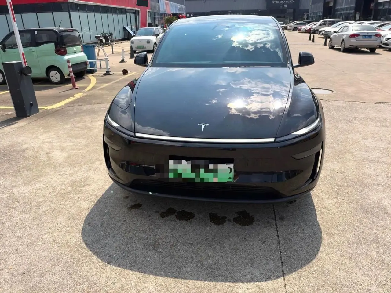 Tesla 2025 Model Y rear-wheel drive version automatic transmission 2