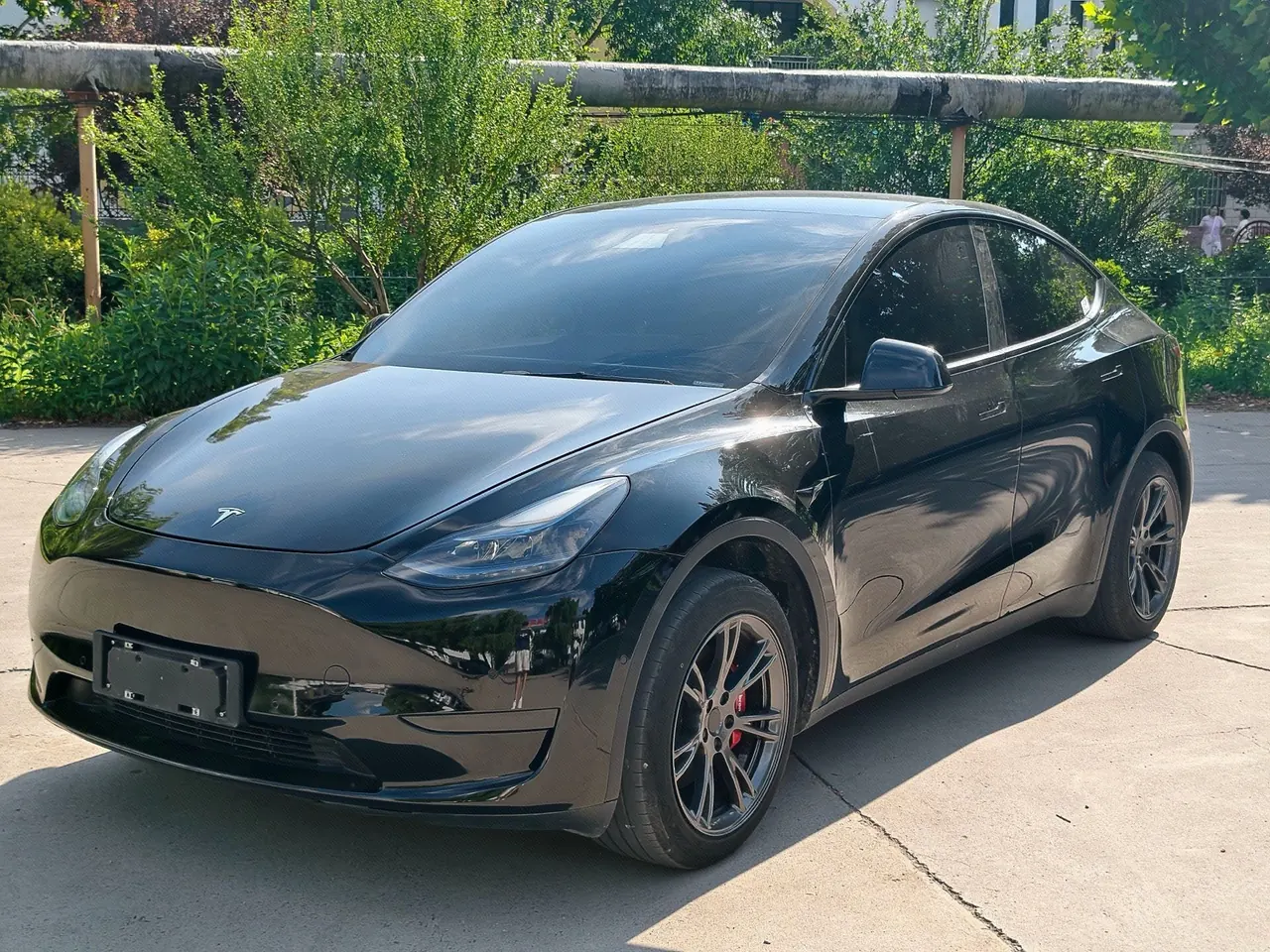 Open image lightbox: Tesla 2023 Model Y rear-wheel drive version automatic transmission