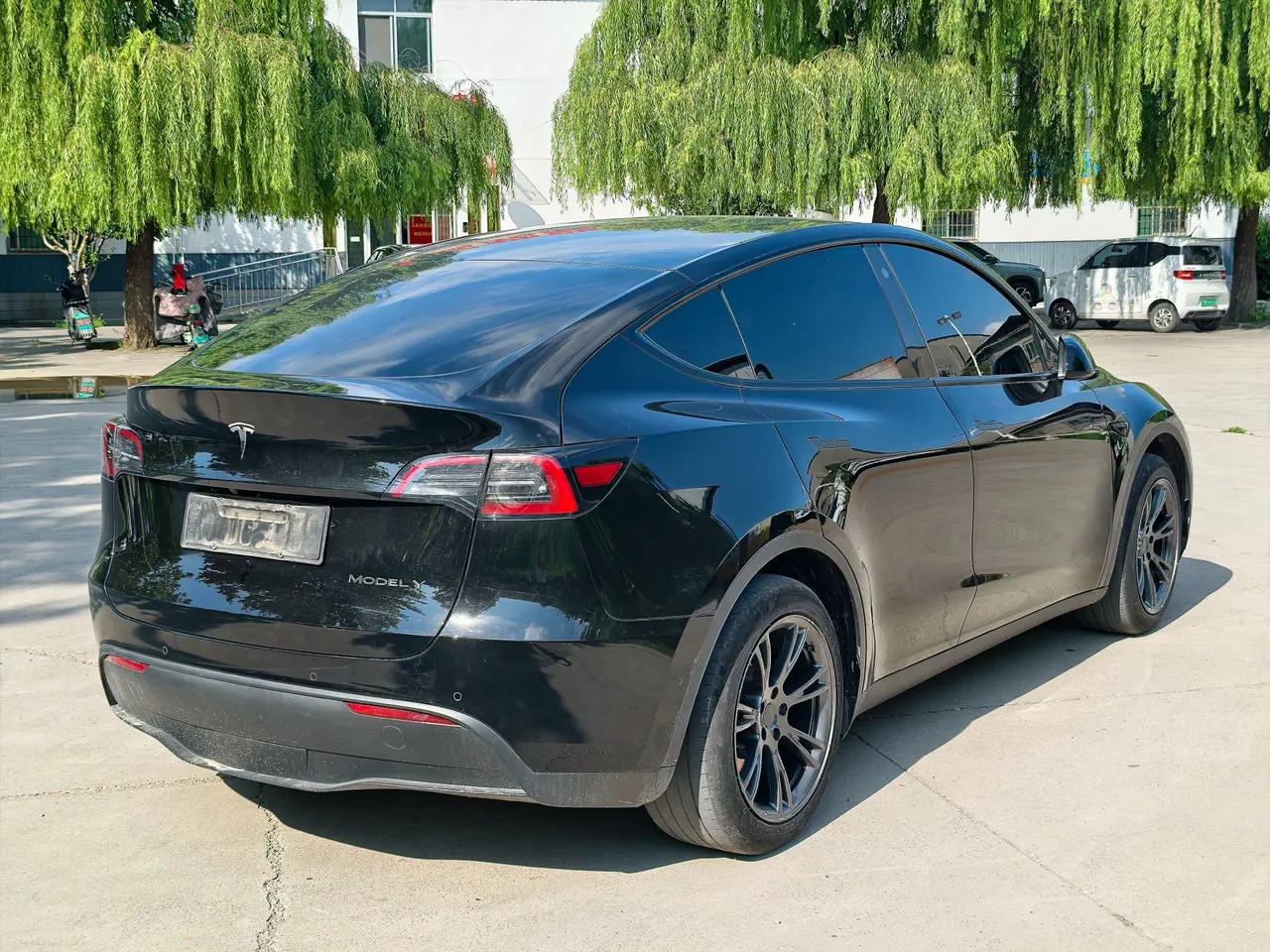 Tesla 2023 Model Y rear-wheel drive version automatic transmission 4
