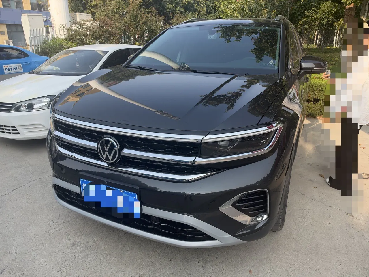 Открыть галерею: Volkswagen 2024 model range 2.0TSI 380TSI four-wheel drive luxury version Pro6 automatic gear