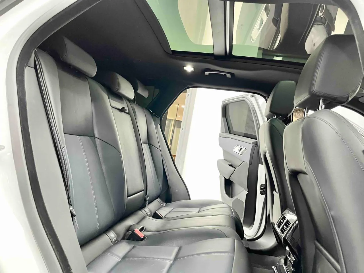 Land Rover Range Rover Star Pulse (Imported) 2024 Range Rover Star Pulse 2.0T Dynamic SE Automatic Gear 8