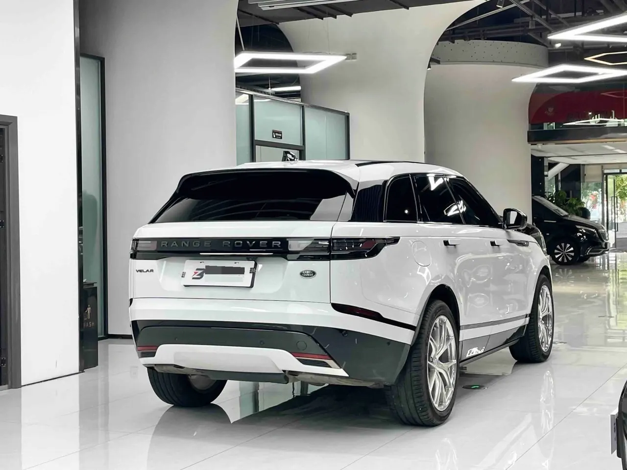 Land Rover Range Rover Star Pulse (Imported) 2024 Range Rover Star Pulse 2.0T Dynamic SE Automatic Gear 9