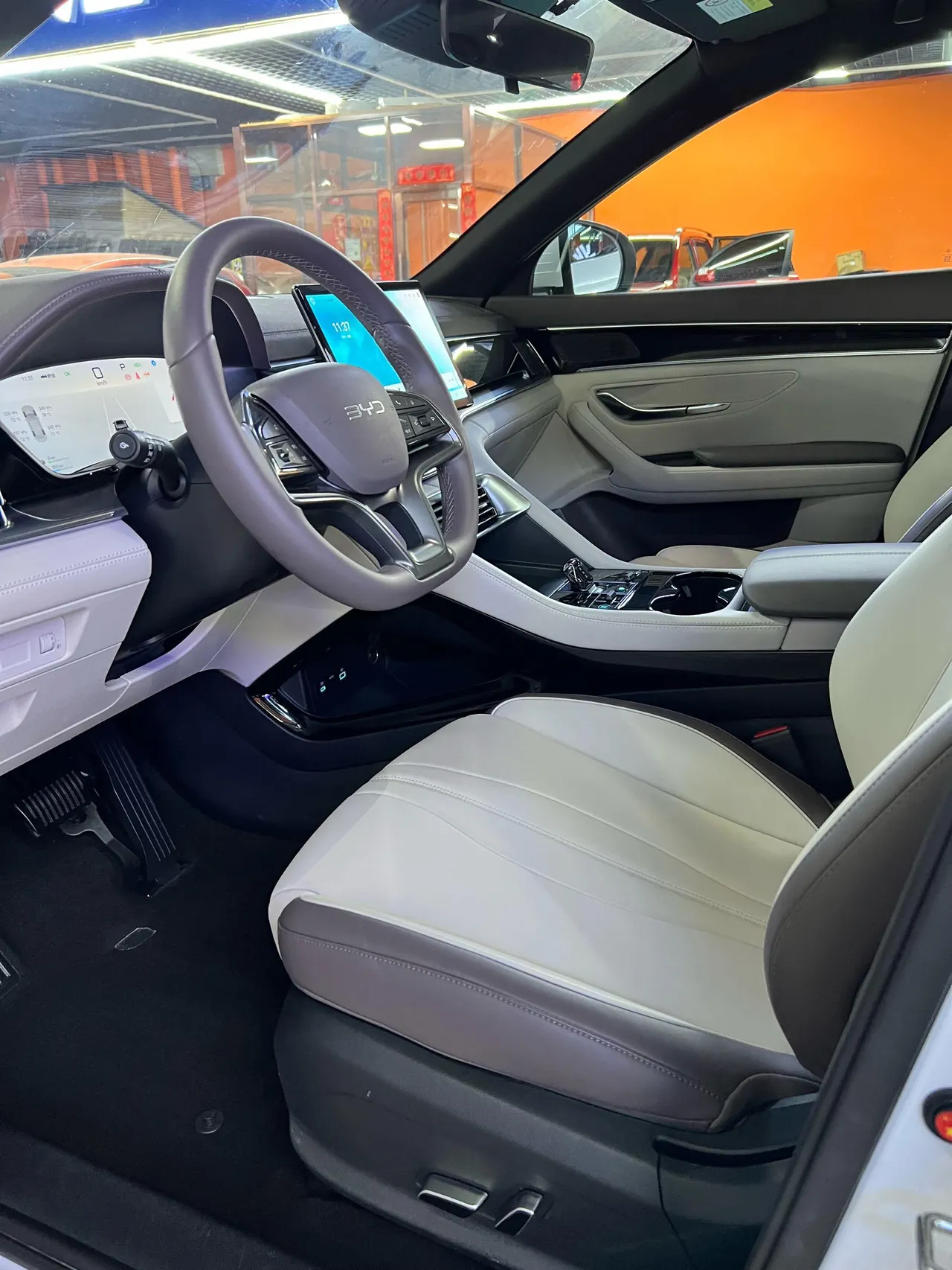 BYD Song PLUS New Energy 2025 Song PLUS DM-i 1.5 Stepless 112KM Honorable Automatic Gear 4