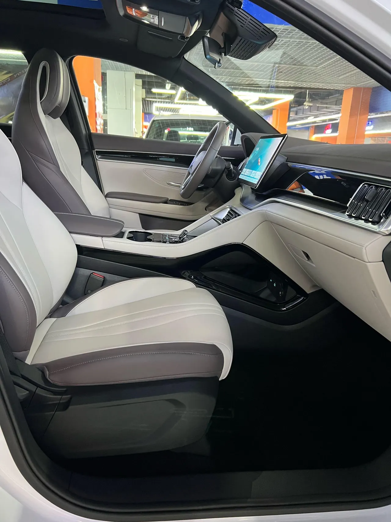 BYD Song PLUS New Energy 2025 Song PLUS DM-i 1.5 Stepless 112KM Honorable Automatic Gear 6