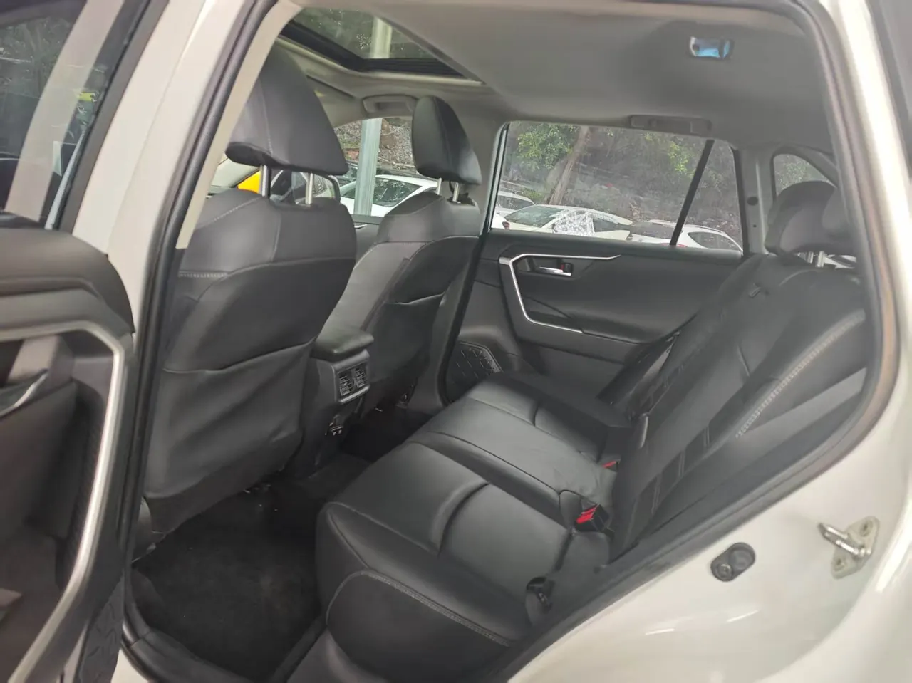 Toyota 2020 RAV4 Rongbo 2.0 Stepless Two-Drive Fashion Edition PLUS Automatic Gear 5