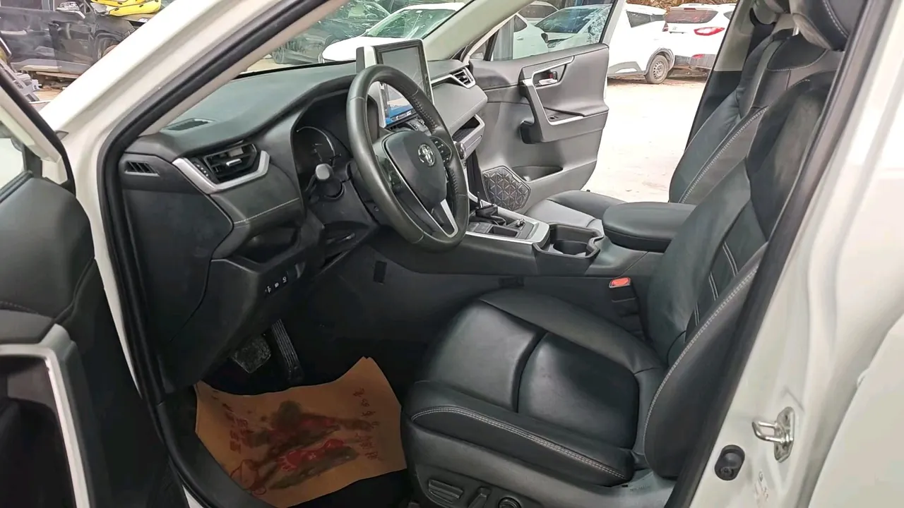 Toyota 2020 RAV4 Rongbo 2.0 Stepless Two-Drive Fashion Edition PLUS Automatic Gear 6