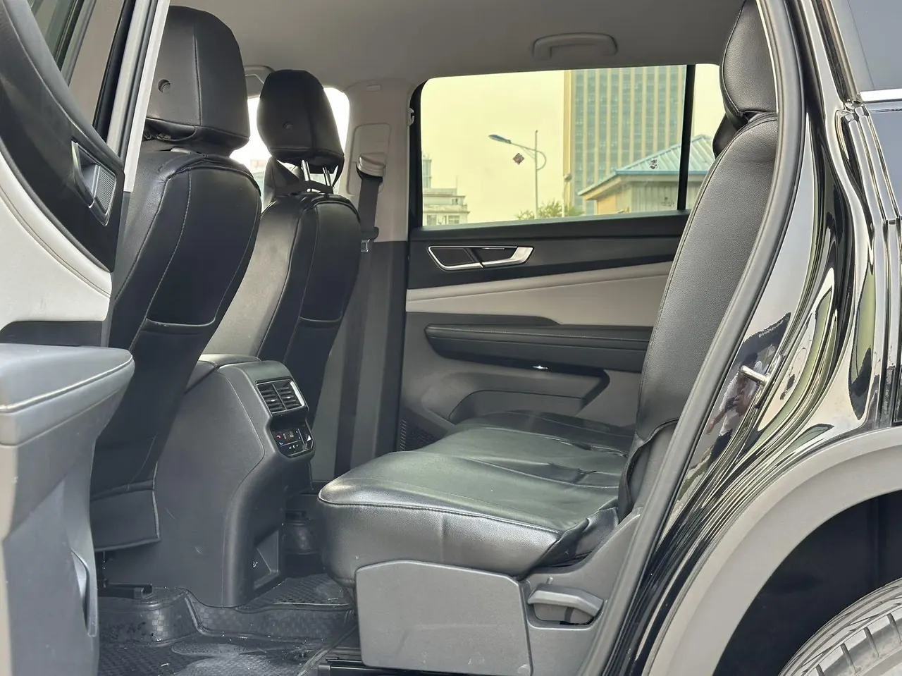 Volkswagen 2021 Tuang 2.0TSI 330TSI Two-Drive Deluxe Automatic Gear 6