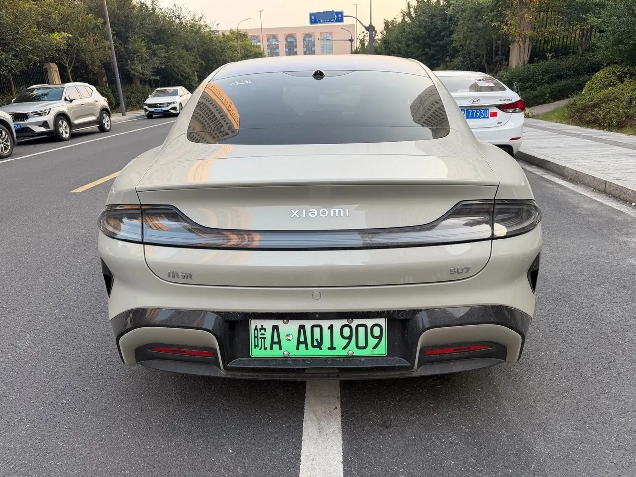 MI 2024 SU 7 700km Rear Drive Long Endurance Smart Driving Edition Automatic Gear 3