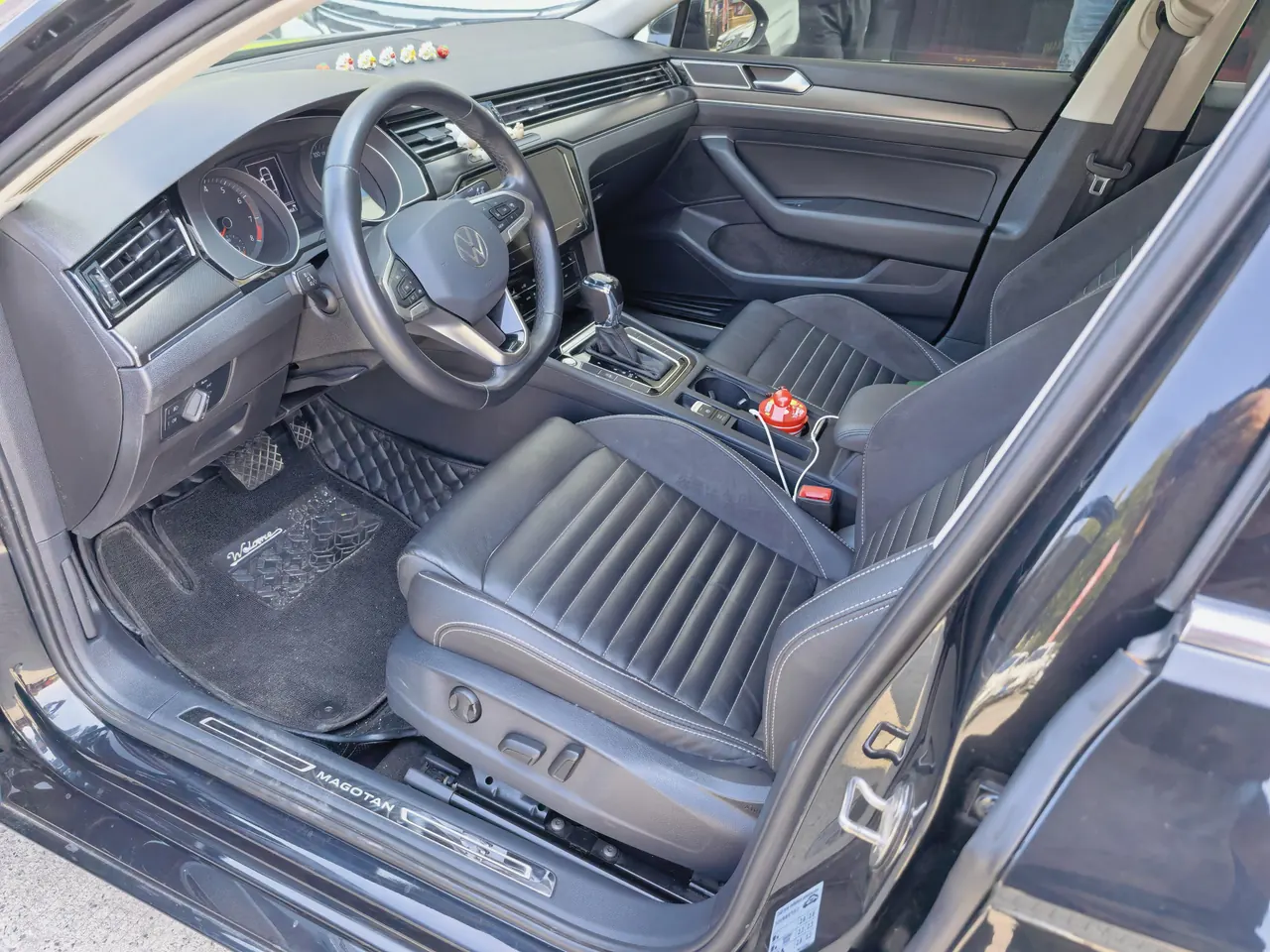 Volkswagen 2020 Magotan 2.0TSI 330TSI luxury automatic transmission 3