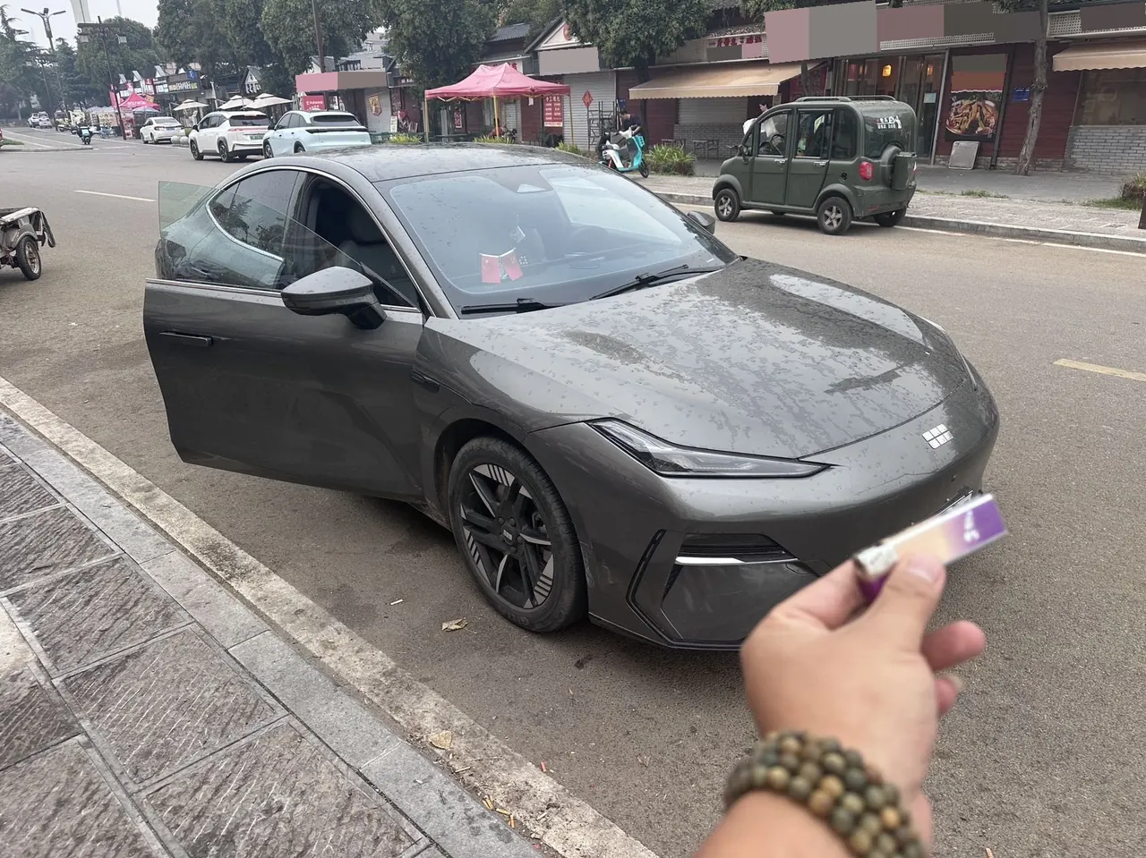 Geely Galaxy 2024 E 8 550km PRO automatic gear 2