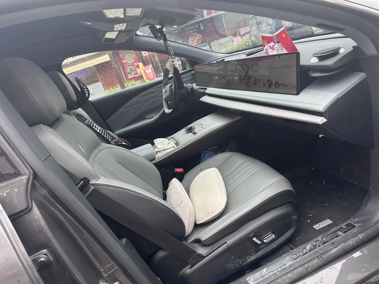 Geely Galaxy 2024 E 8 550km PRO automatic gear 3