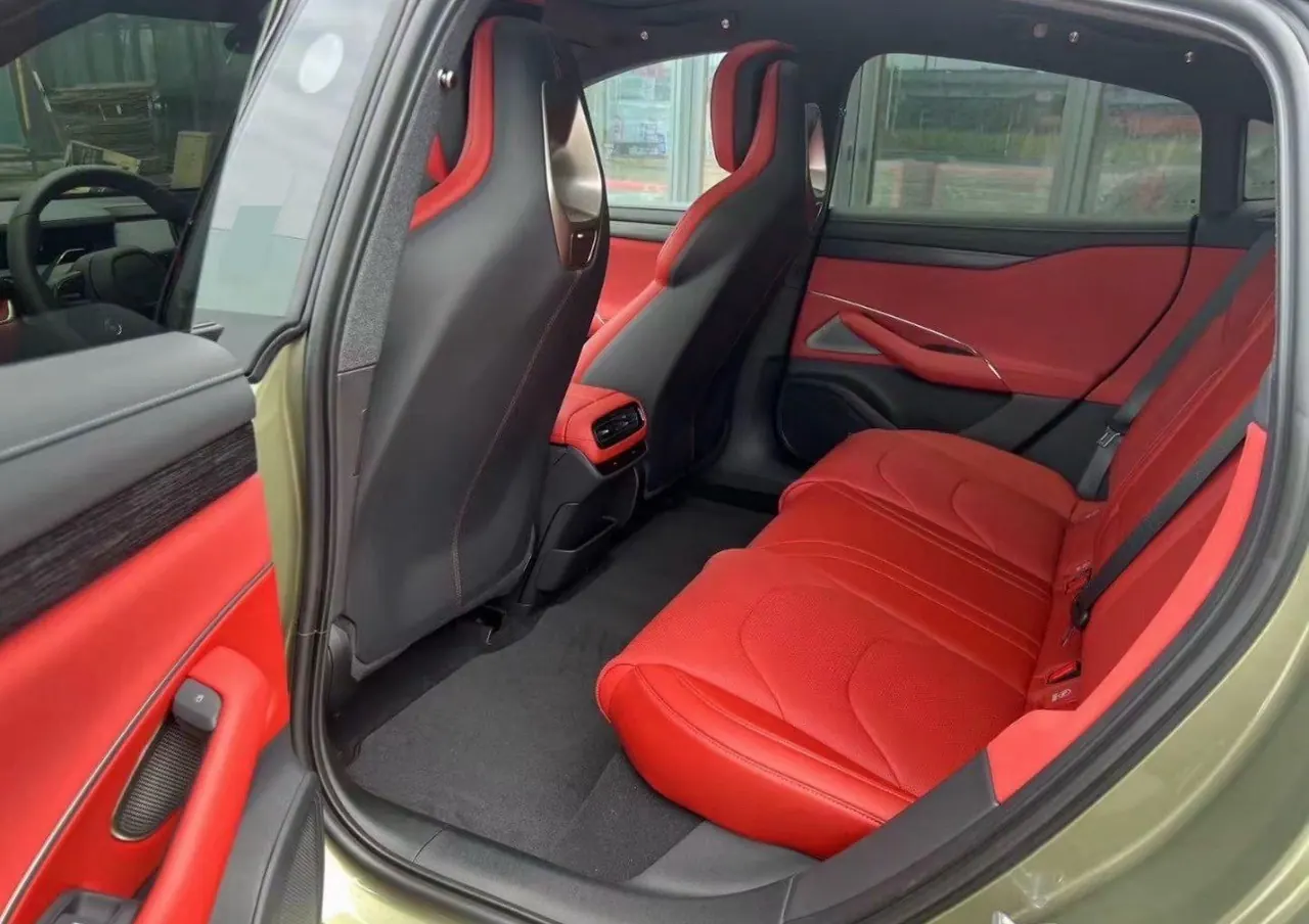 MI 2024 SU 7 700km Rear Drive Long Endurance Smart Driving Edition Automatic Gear 5