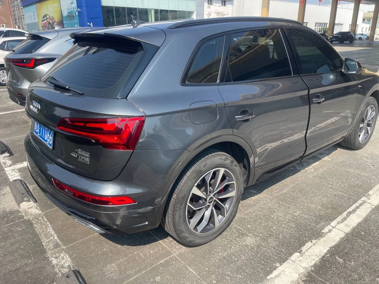 Audi 2024 Q5L 2.0TFSI 40TFSI luxury dynamic automatic 3
