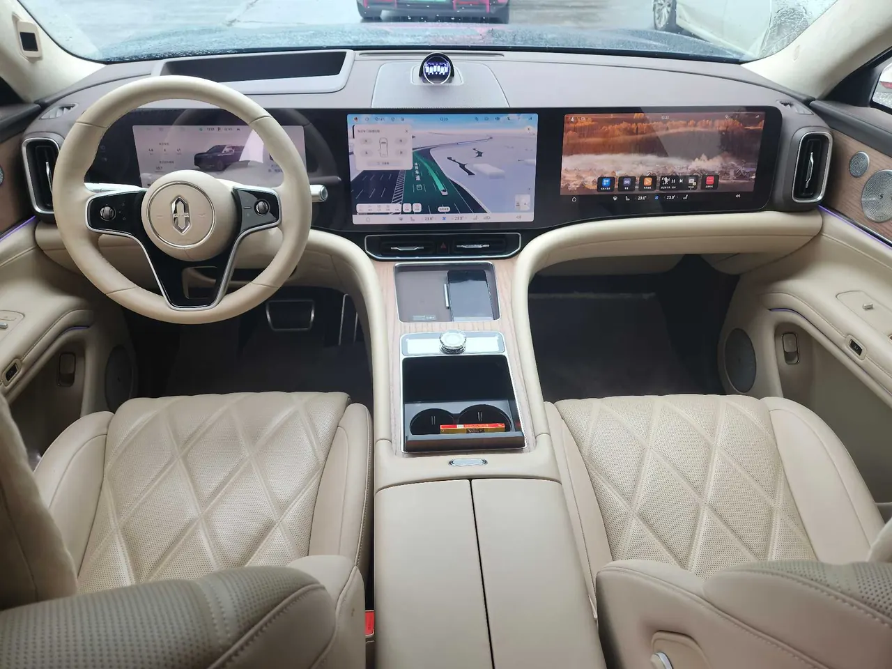 AITO 2025 AITO M9 extended range Ultra version 52kWh6 seat version automatic gear 5
