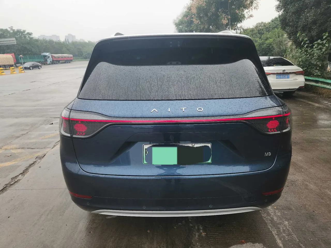 AITO 2025 AITO M9 extended range Ultra version 52kWh6 seat version automatic gear 7
