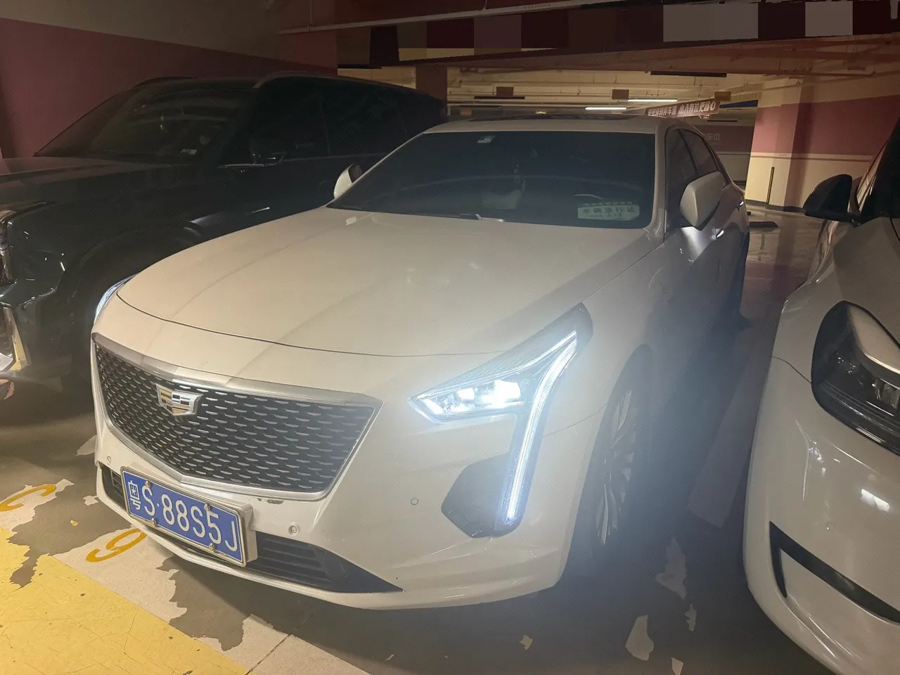 Open image lightbox: Cadillac 2022 CT6 2.0T 28T luxury automatic gear