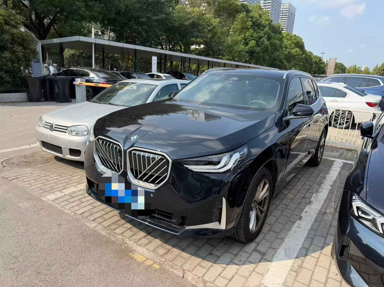 Open image lightbox: BMW 2026 X3 xDrive25L 2.0T M sports obsidian night suit automatic gear