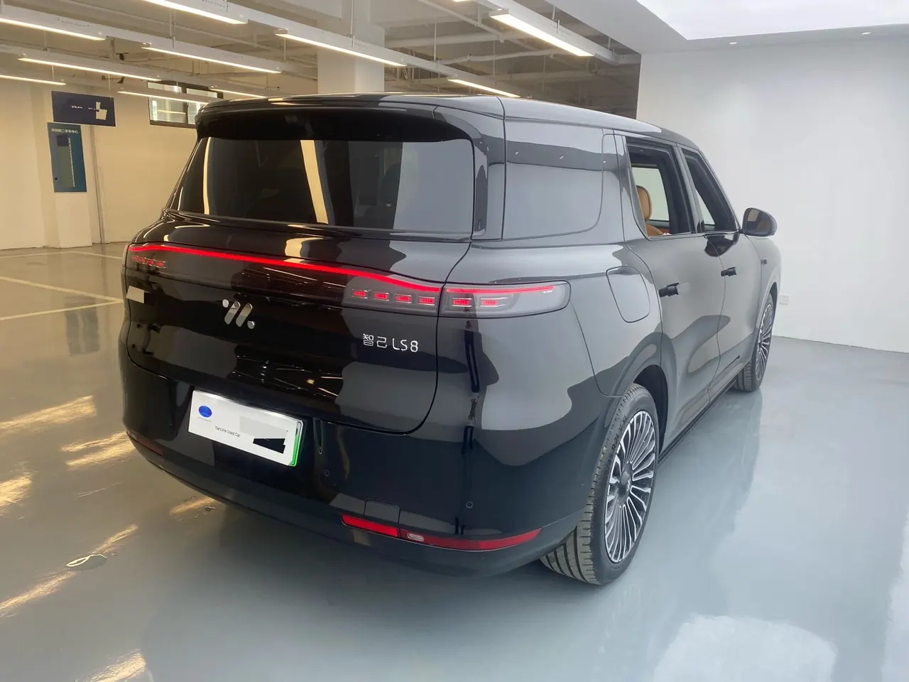 IM 2026 IM LS8 66 Ultra Luxury Six-seat Automatic Gear 14