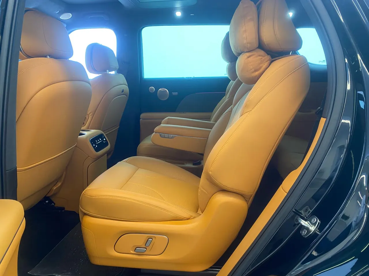 IM 2026 IM LS8 66 Ultra Luxury Six-seat Automatic Gear 6