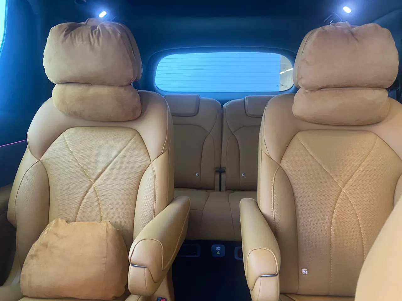 IM 2026 IM LS8 66 Ultra Luxury Six-seat Automatic Gear 9