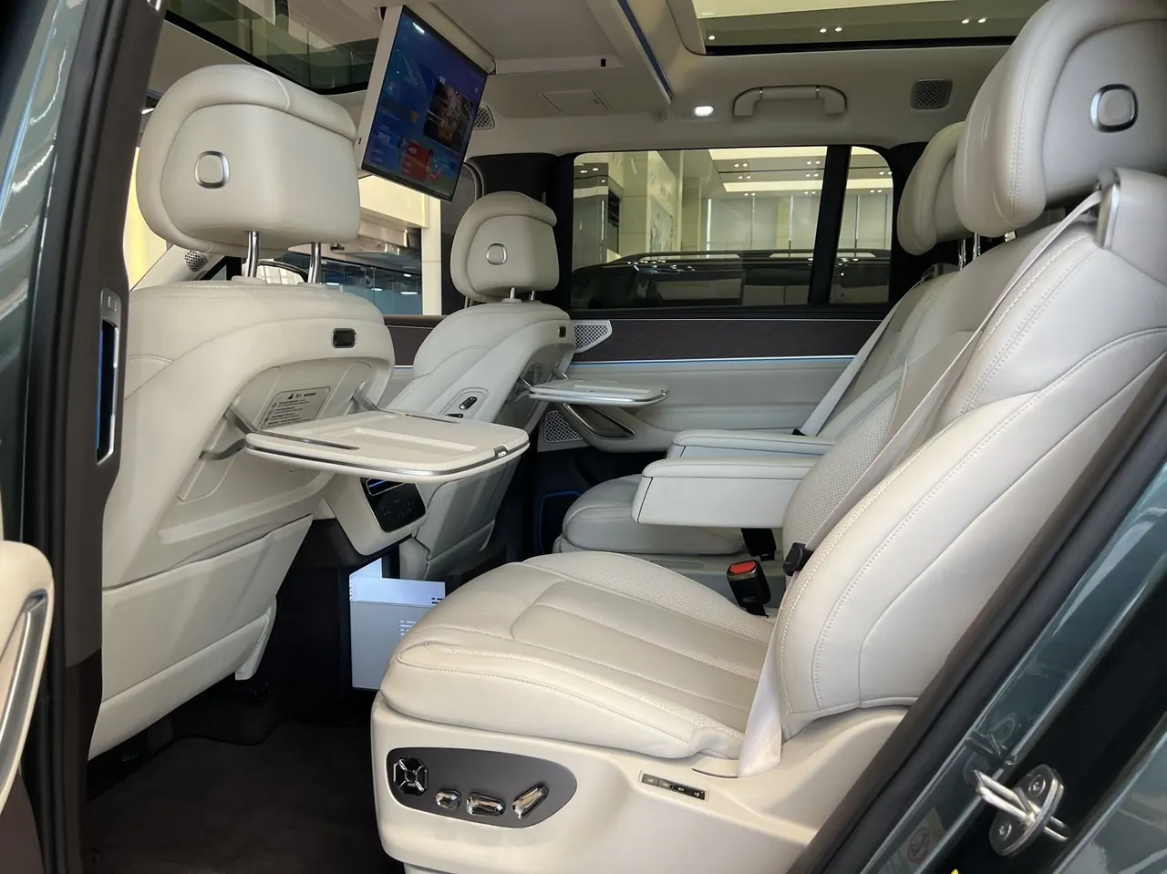 Denza 2025 Denza N9 2.0T stepless 1300 flagship automatic gear 6