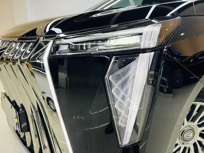 Trumpchi 2025 M8 Dual-Motor 2.0T Grandmaster Series Super Hybrid Automatic Transmission 4