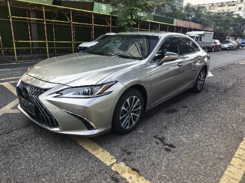 Открыть галерею: Lexus ES (Imported) 2022 ES300h 2.5 Stepless Excellence Edition Automatic Gear