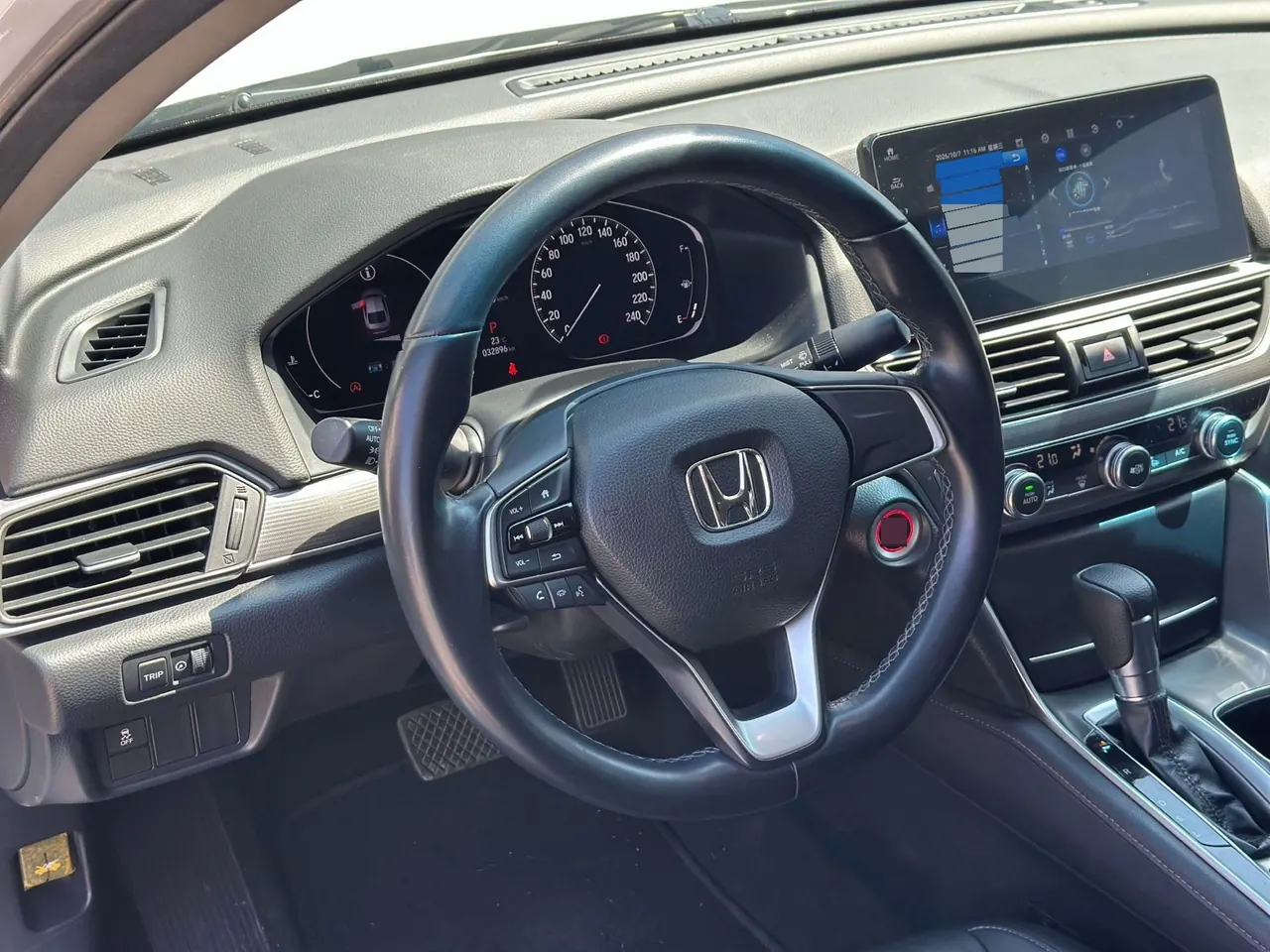 Honda 2022 10th Generation Accord 1.5T Stepless 260TURBO Deluxe Automatic Gear 3