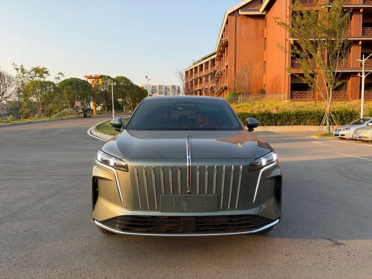 HongQi 2026 HS6 PHEV 1.5T 240 Smart Hybrid Automatic Gear 2