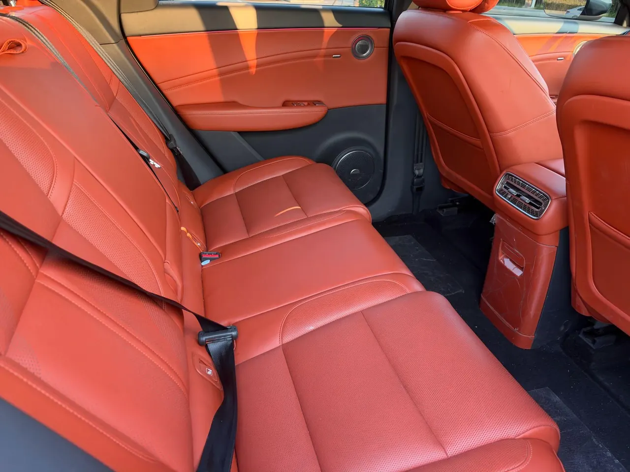 HongQi 2026 HS6 PHEV 1.5T 240 Smart Hybrid Automatic Gear 5
