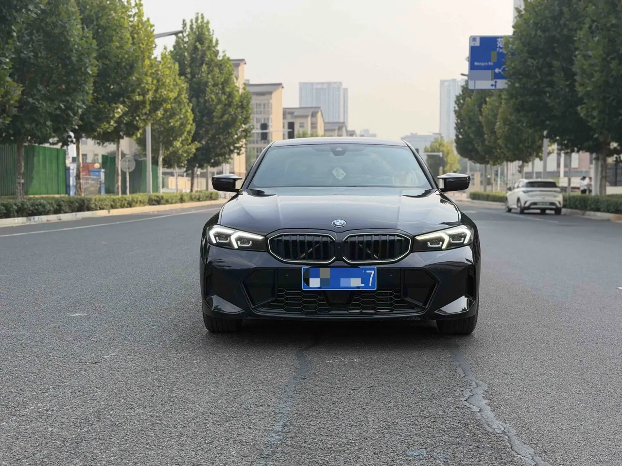 BMW 3 Series 2025 model 330i 2.0T M Sport Night Edition with automatic transmission 2