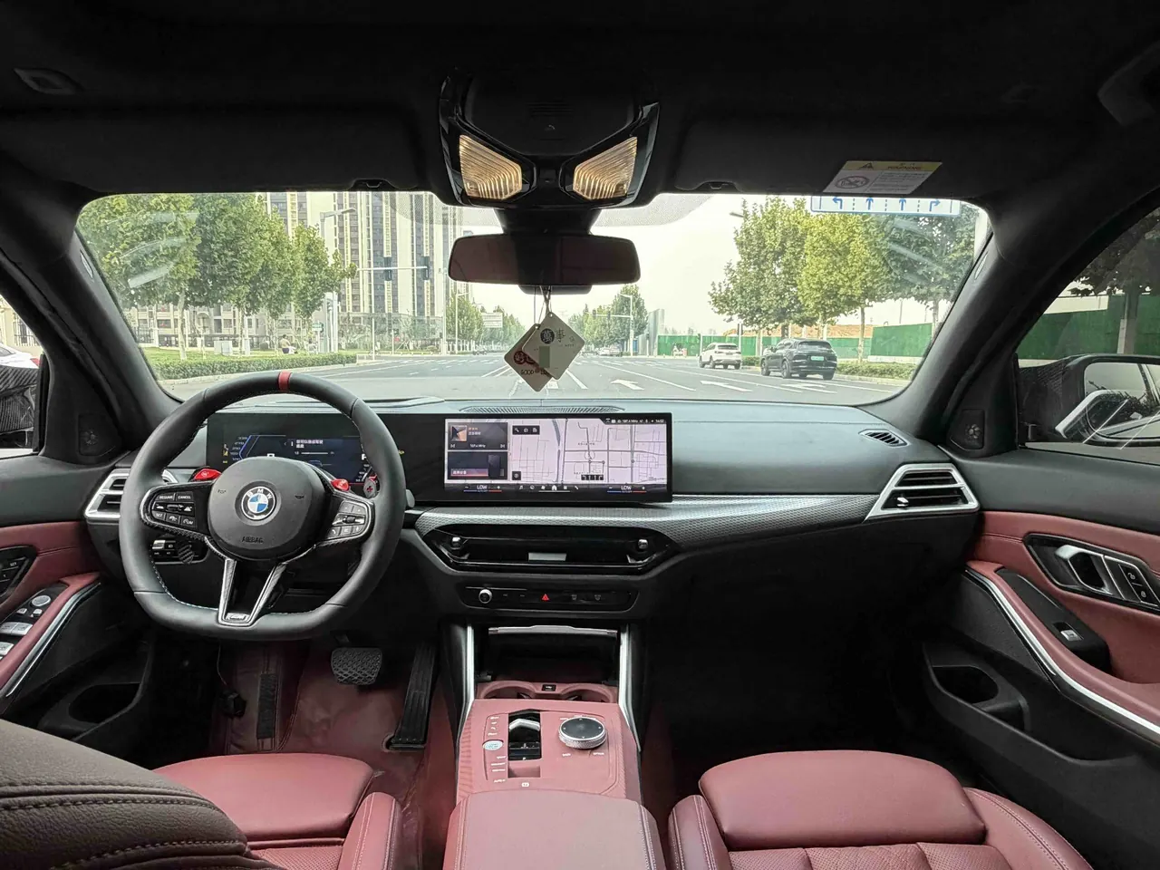 BMW 3 Series 2025 model 330i 2.0T M Sport Night Edition with automatic transmission 3