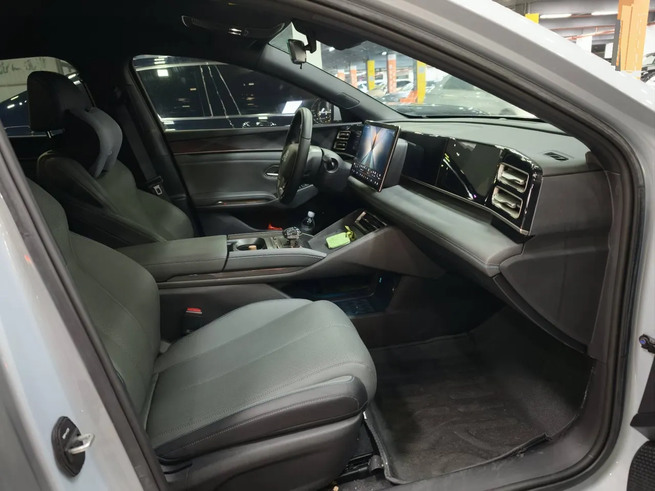 BYD 2025 Qin L DM-i 1.5 stepless smart driving version 80KM leading automatic gear 4