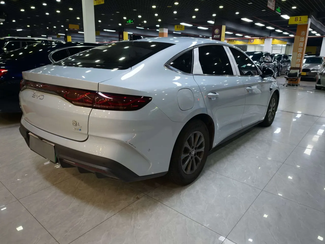 BYD 2025 Qin L DM-i 1.5 stepless smart driving version 80KM leading automatic gear 6