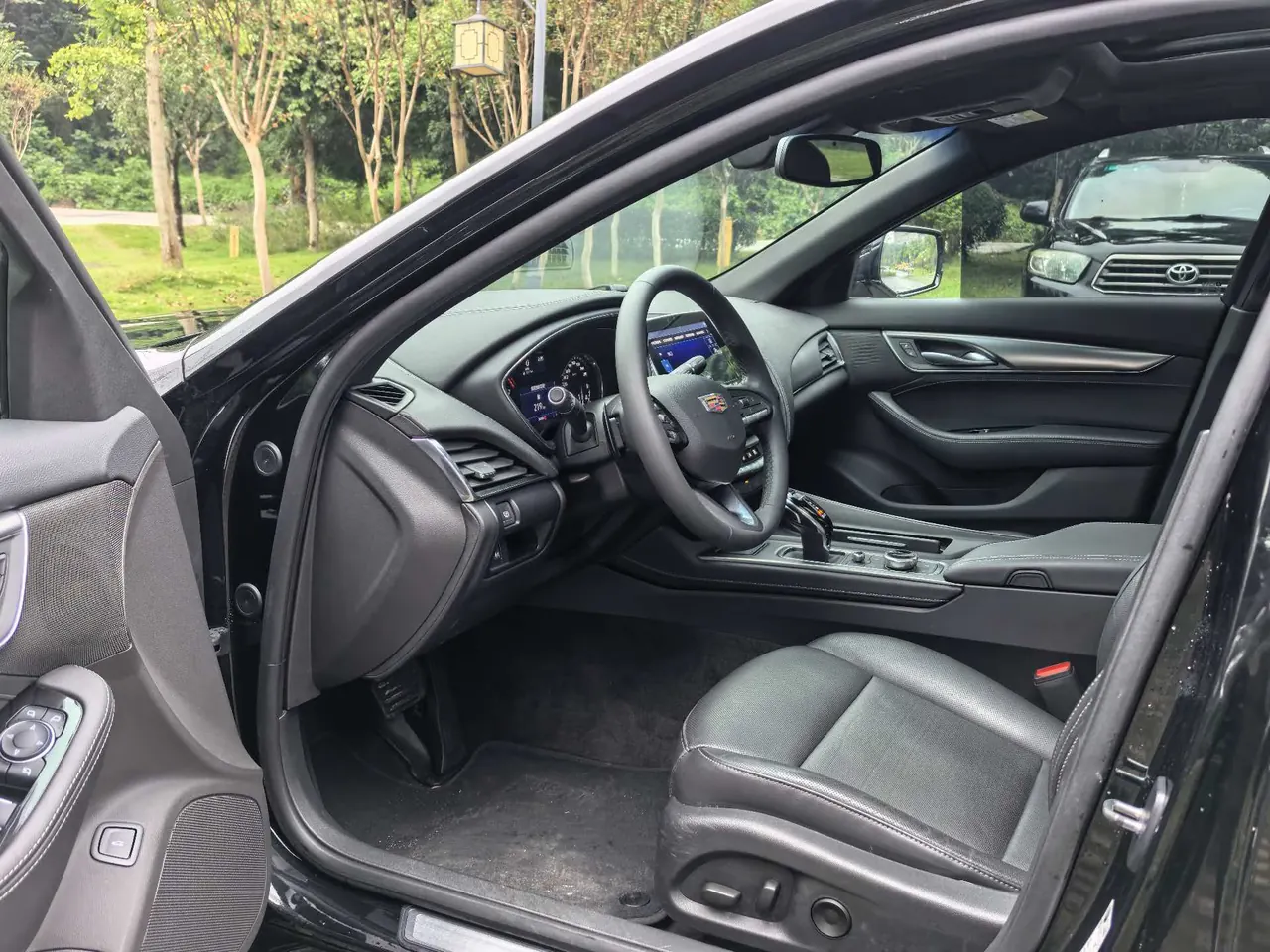 Cadillac 2022 CT5 2.0T 28T luxury automatic gear 4