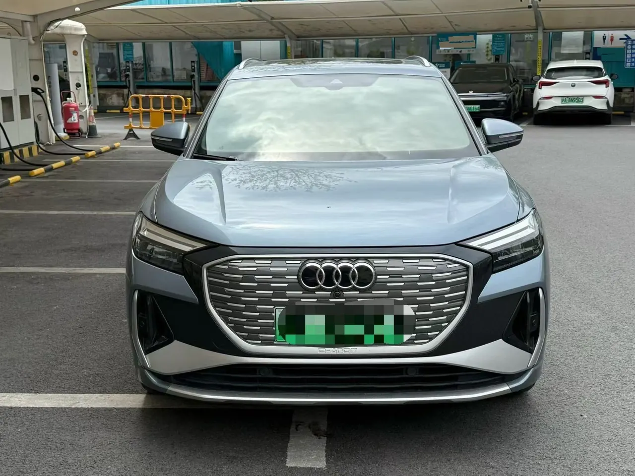 Audi 2022 Q4 e-tron 40 Creation Edition Automatic Gear 2