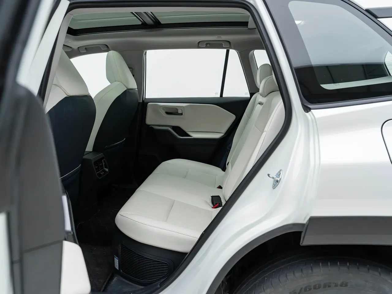 Toyota 2026 RAV4 Rongfang Double Engine 2.5 Stepless Four-wheel Drive Deluxe Automatic Gear 5