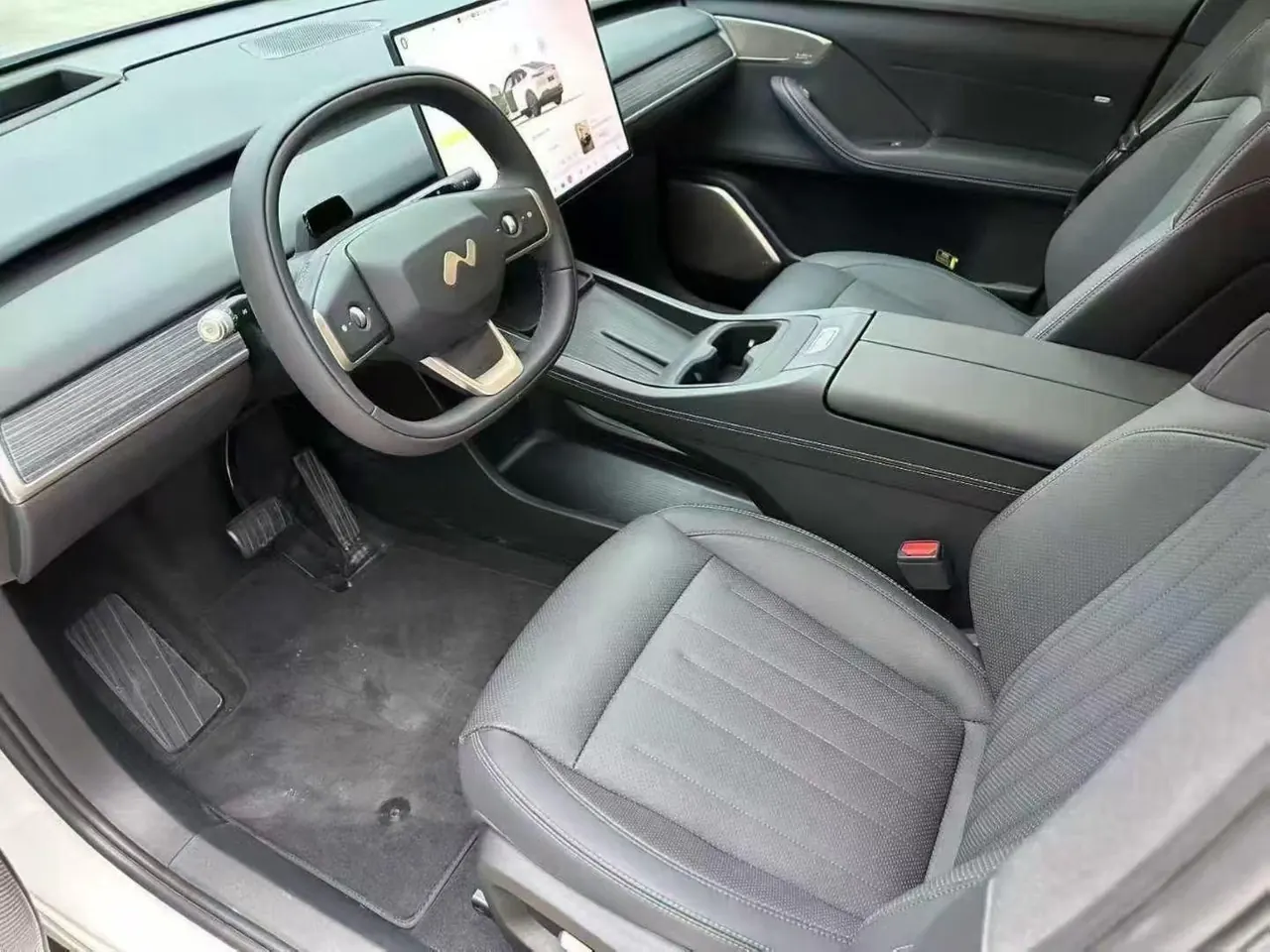 ONVO 2025 L60 60kWh rear drive version automatic gear 5