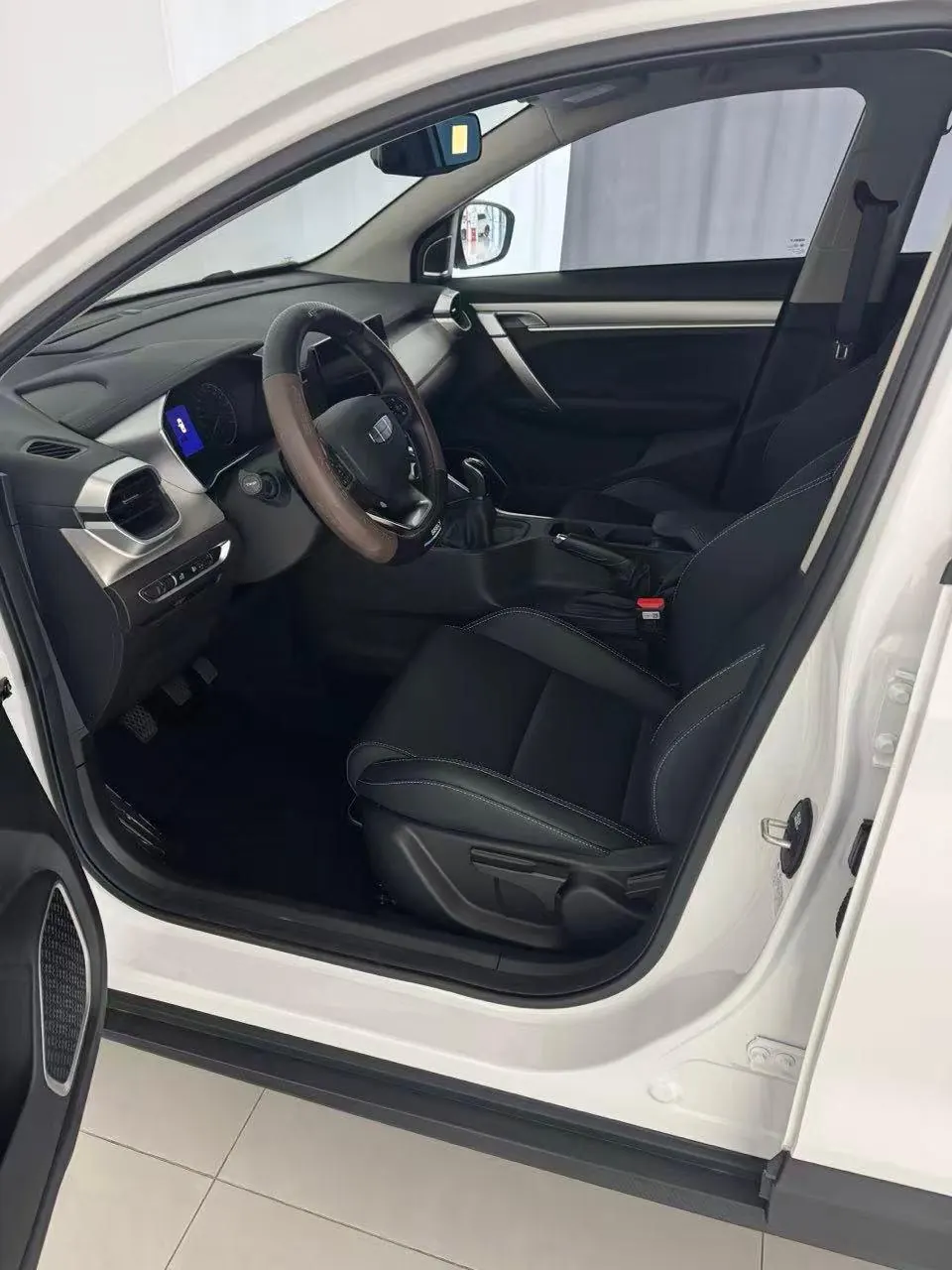 Geely 2025 Binyue 1.5 Super Manual Gear 2